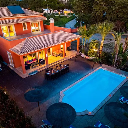 California - Piscina Aquecivel E Bbq Na Corcovada, *